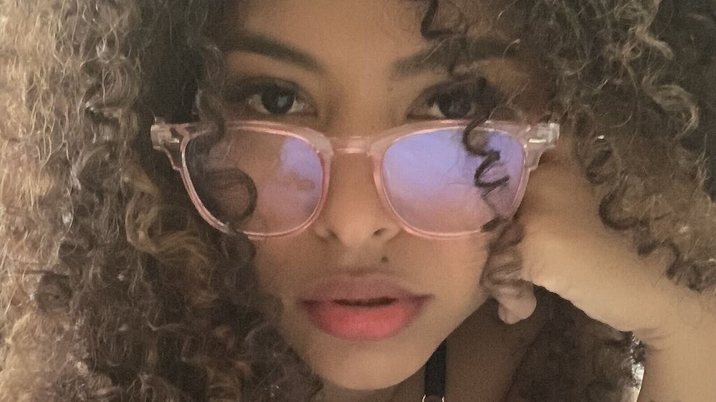 CurlySophie
