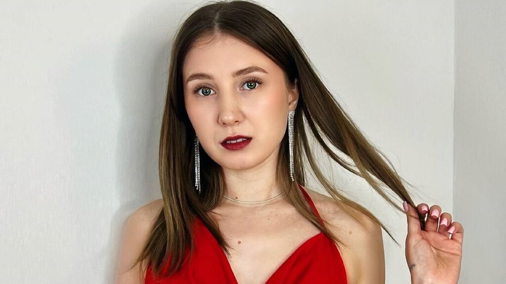 ArinaHolter